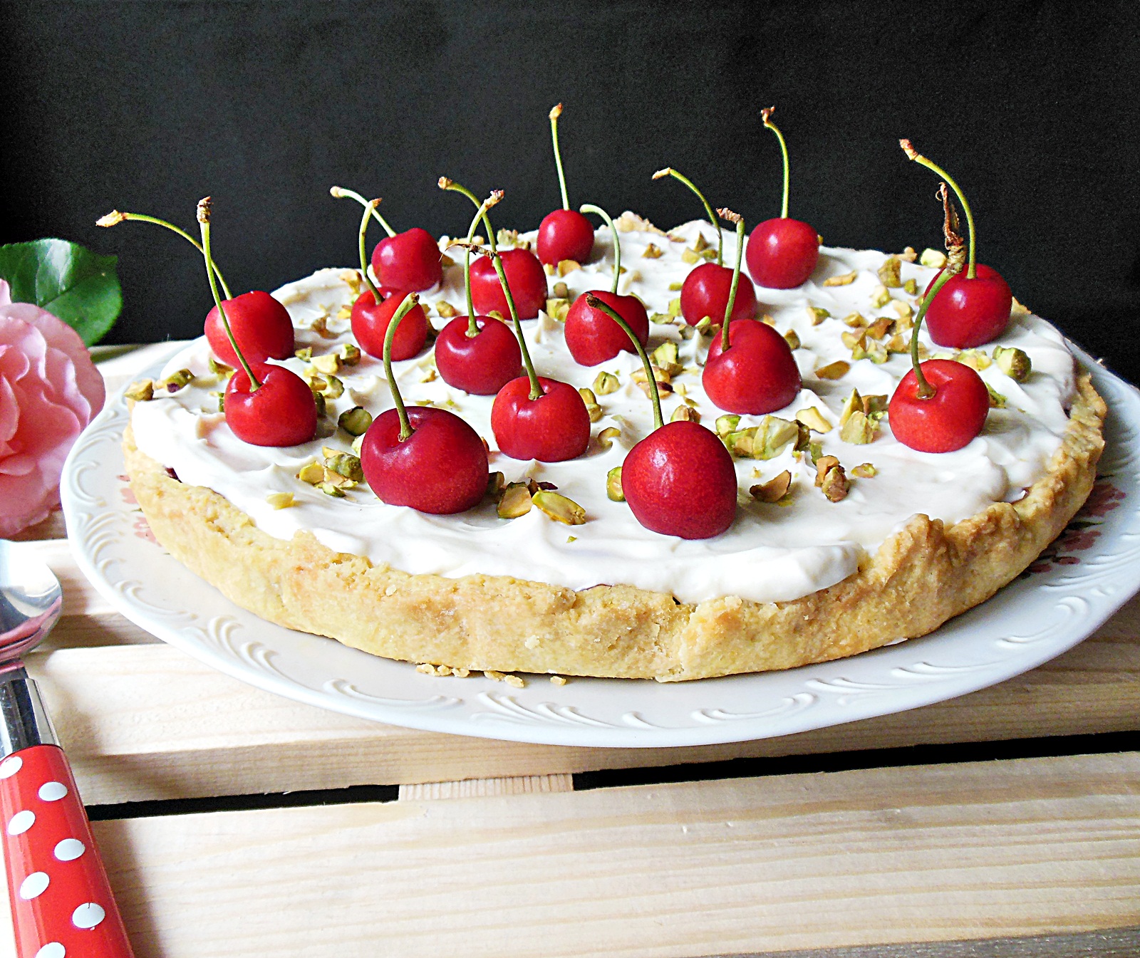 Tarta cu cirese si crema de vanilie cu mascarpone