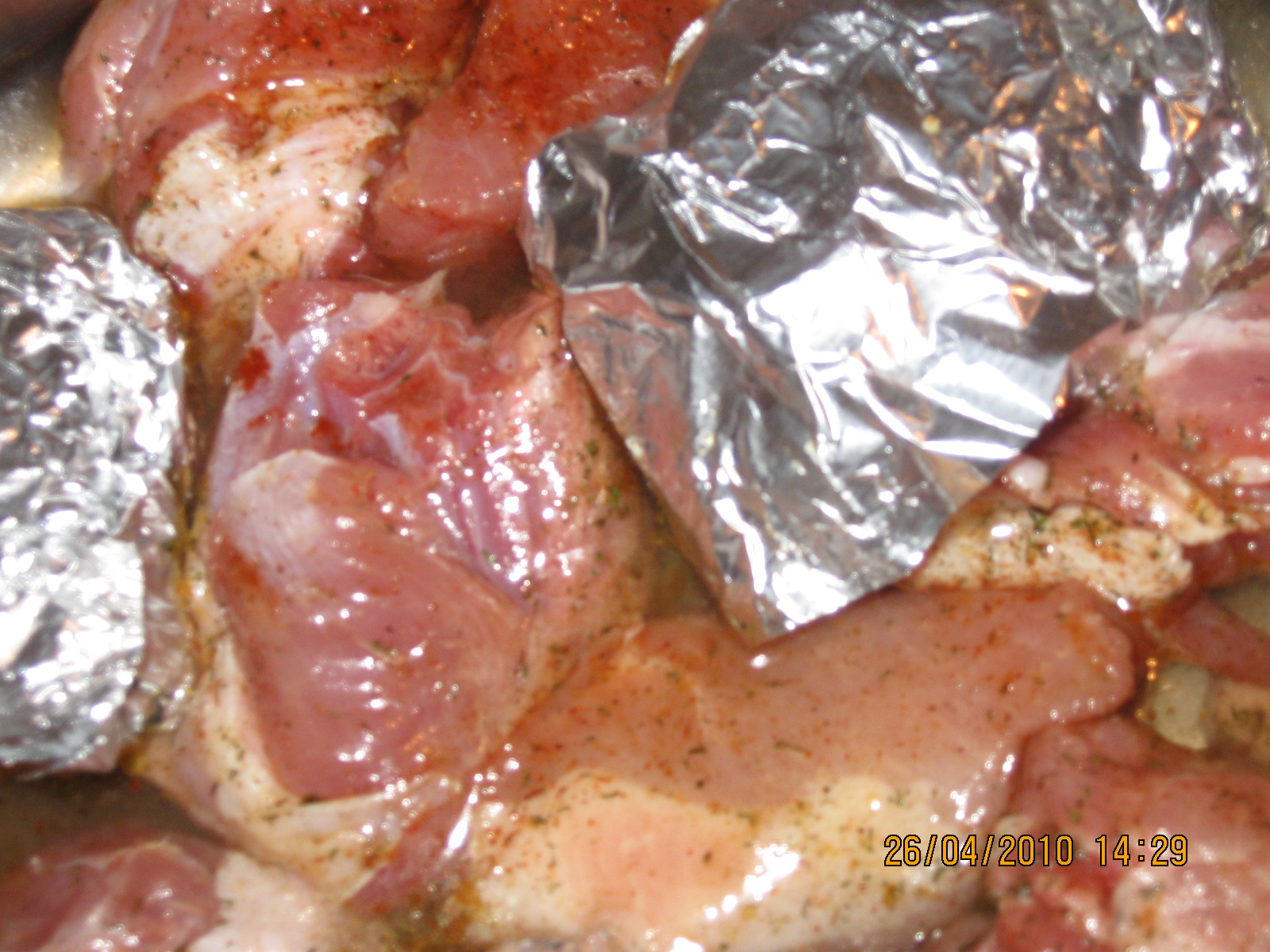 Cuburi de pulpa de porc cu legume la cuptor