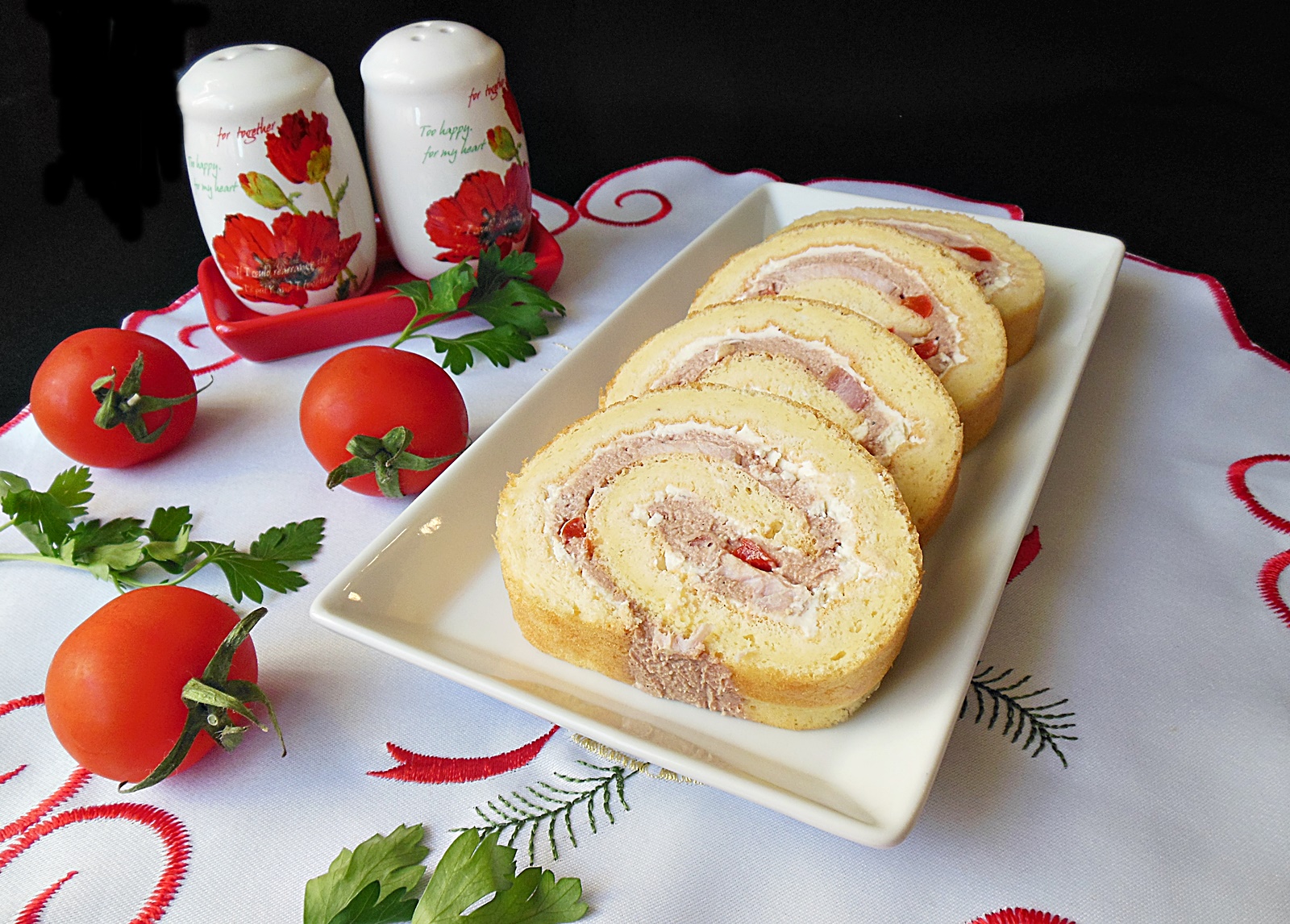 Rulada aperitiv cu pate si crema de branza