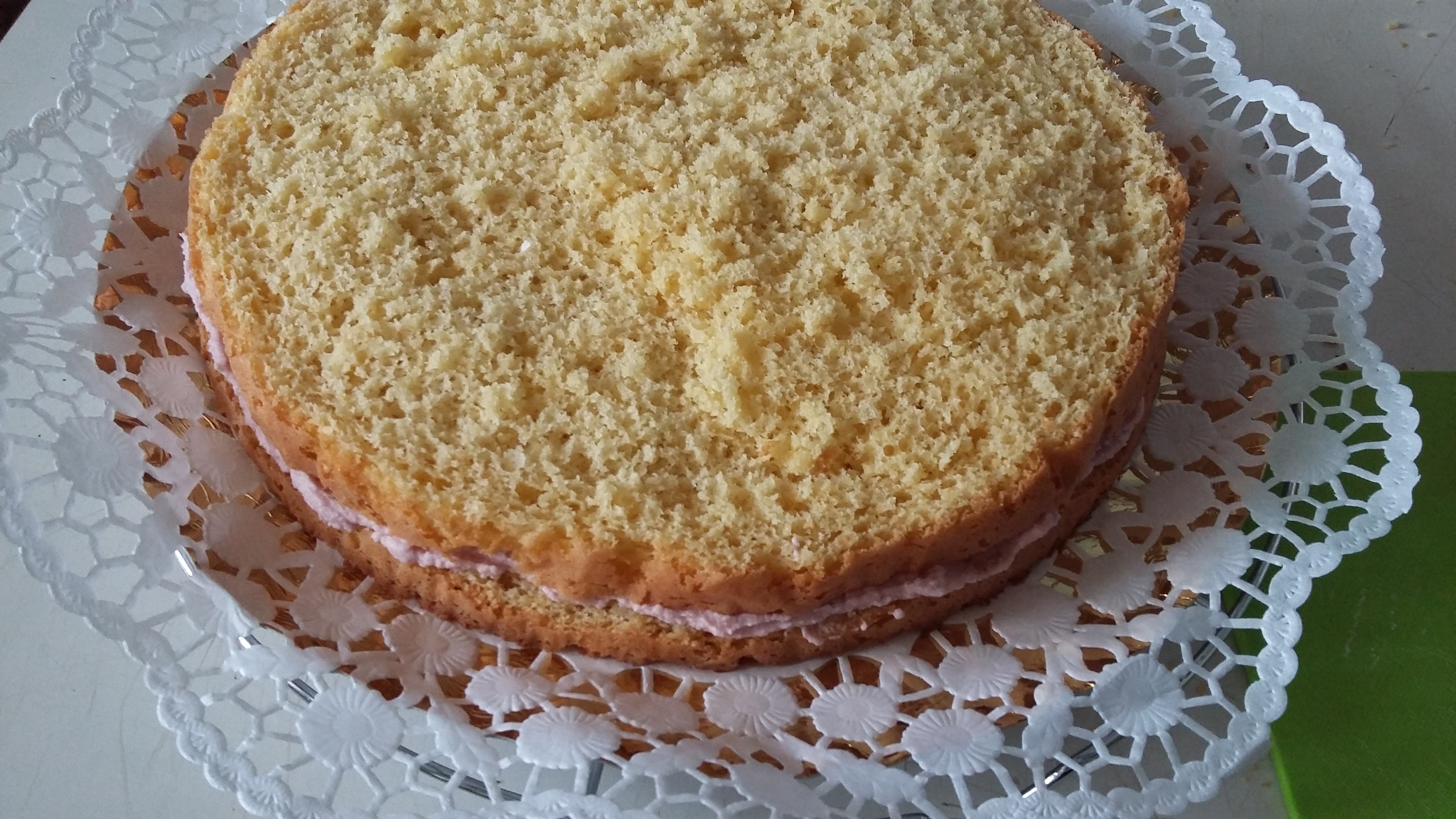 Tort cu crema de unt, mascarpone si mure