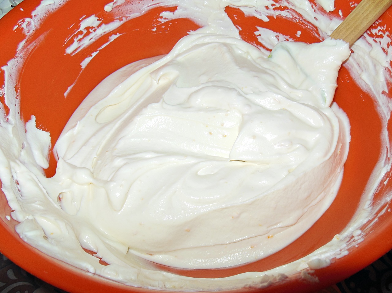 Prajitura cu visine si crema de portocale cu frisca si mascarpone