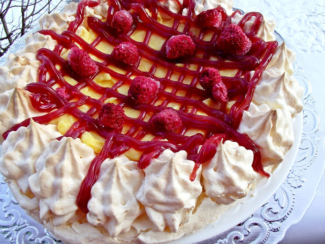 Pavlova cu crema de lamaie