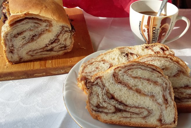 Desert cozonac cu mere, nuca si gem de prune (de post)