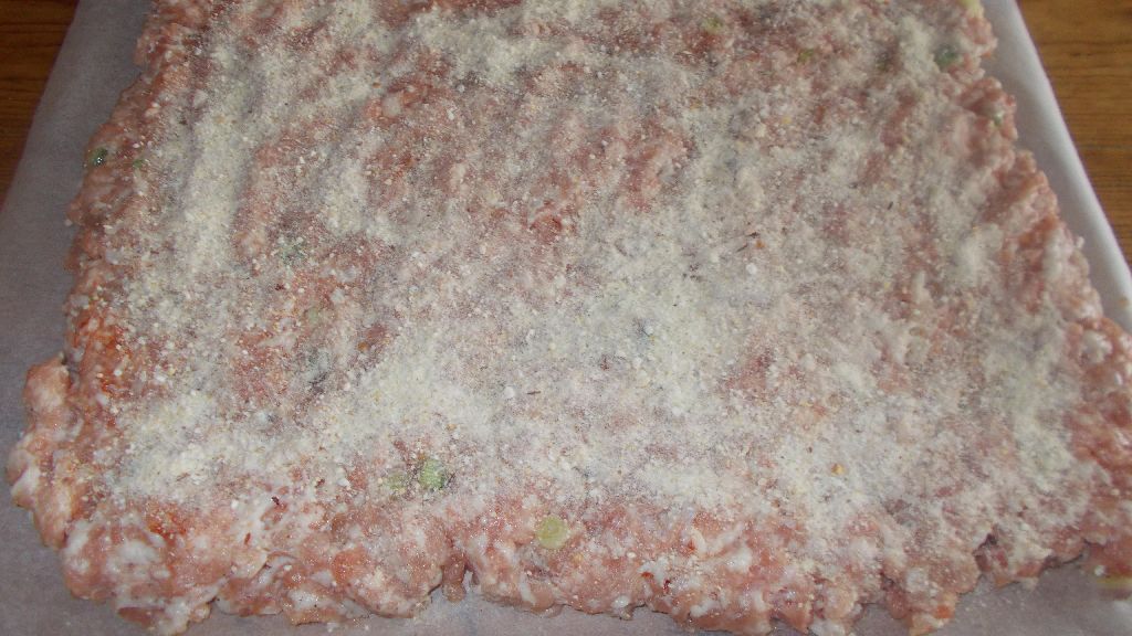 Rulada din carne tocata cu emmentaler si muschi de porc