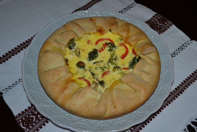 Tarta cu ciuperci, broccoli si telemea