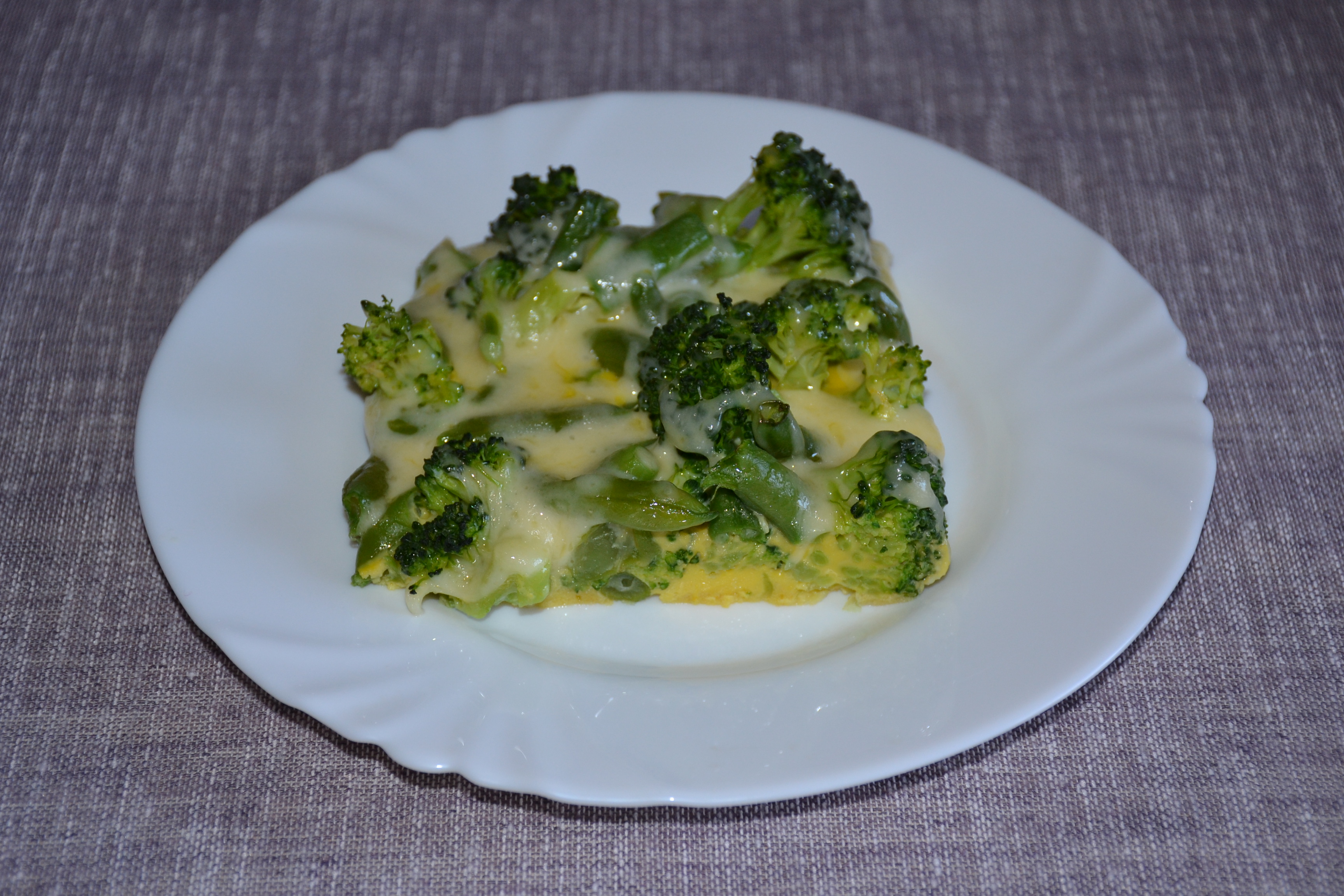 Broccoli cu fasole verde la cuptor