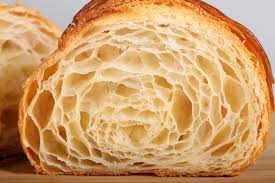 Croissant-ul nu este de origine franceză!