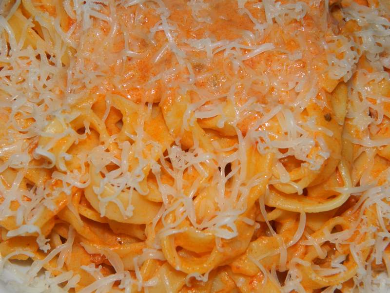 Tagliatelle cu sos bolognese