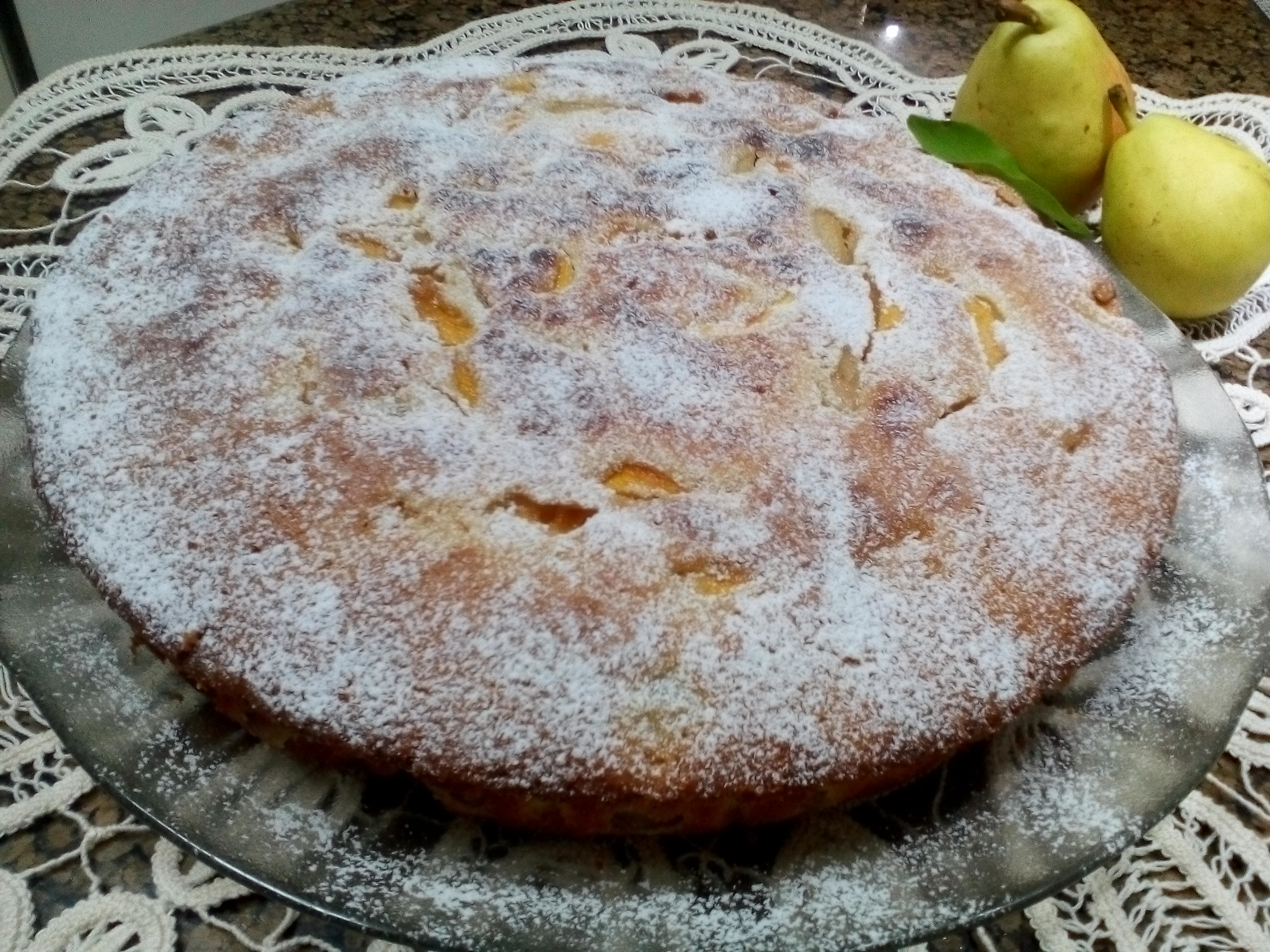 Desert tarta cu fructe de toamna (mere, pere, struguri)