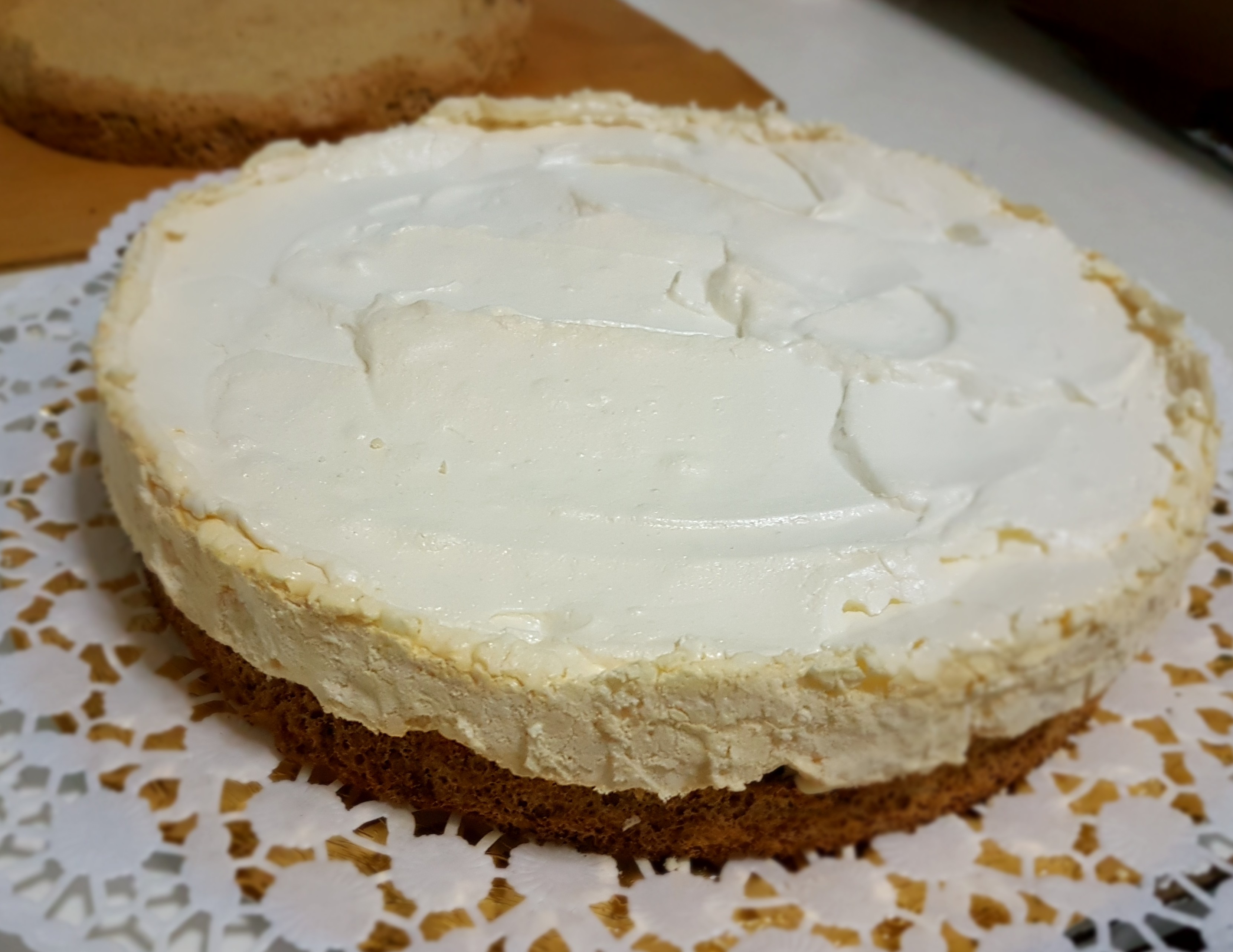 Desert tort cu crema de vanilie si jeleu de fructe de padure - 2018