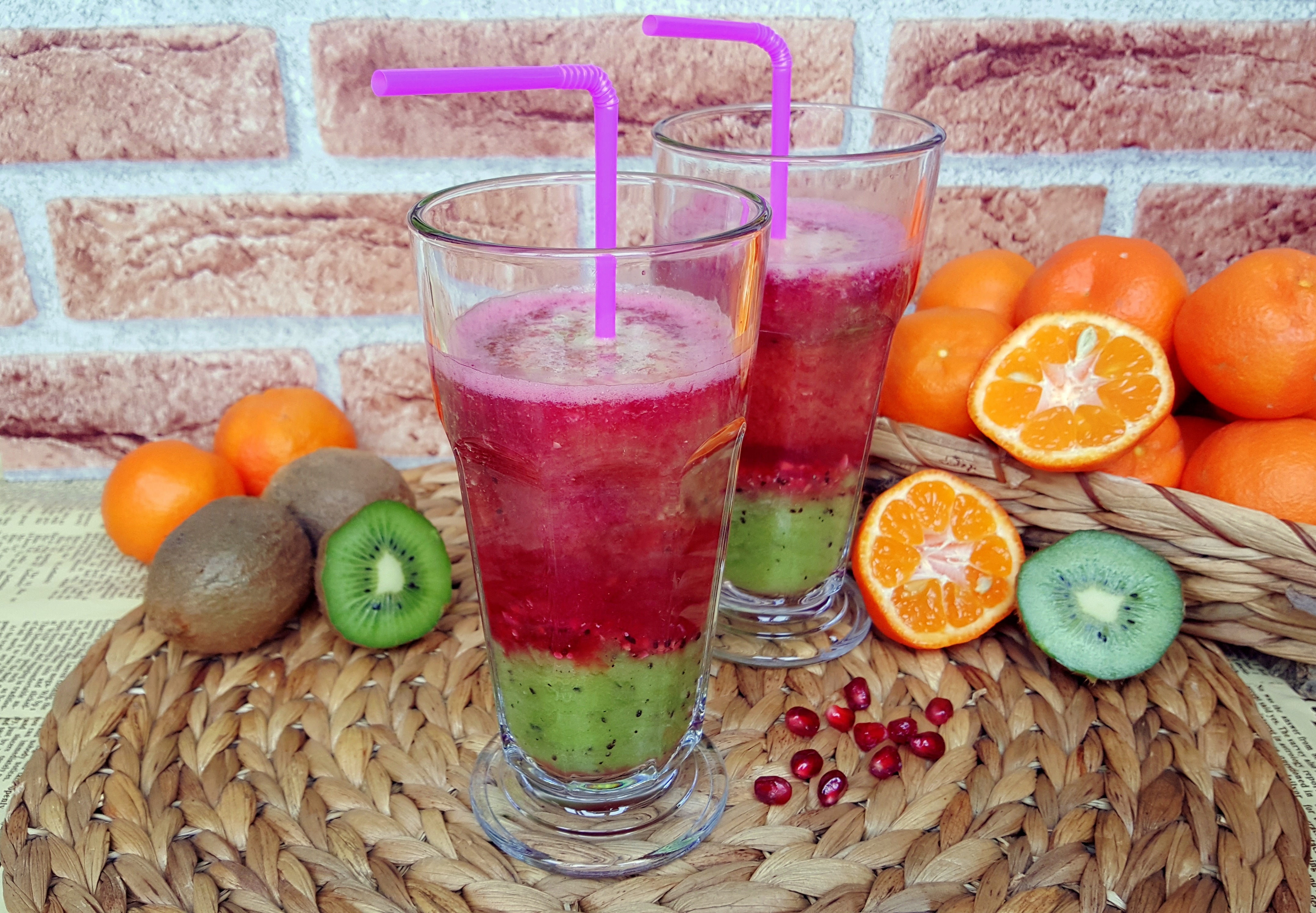 Smoothie cu kiwi, rodie si clementine