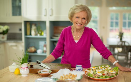 Mary Berry, vine în luna februarie la TV Paprika!