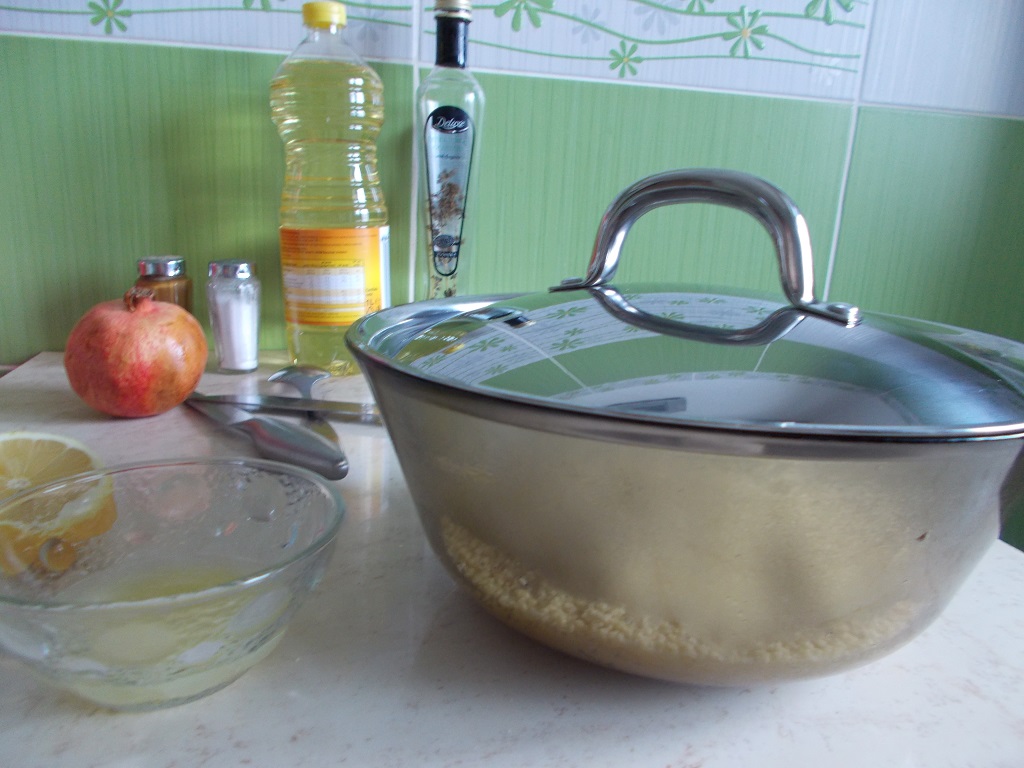 Salata de post, din cuscus cu rodie