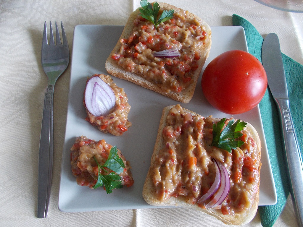 Salata de vinete si ardei capia