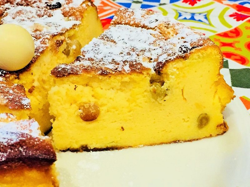 Desert pasca fara aluat cu branza dulce, smantana si stafide aurii
