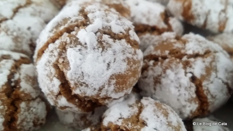 Desert biscuiti crinkles cu cafea