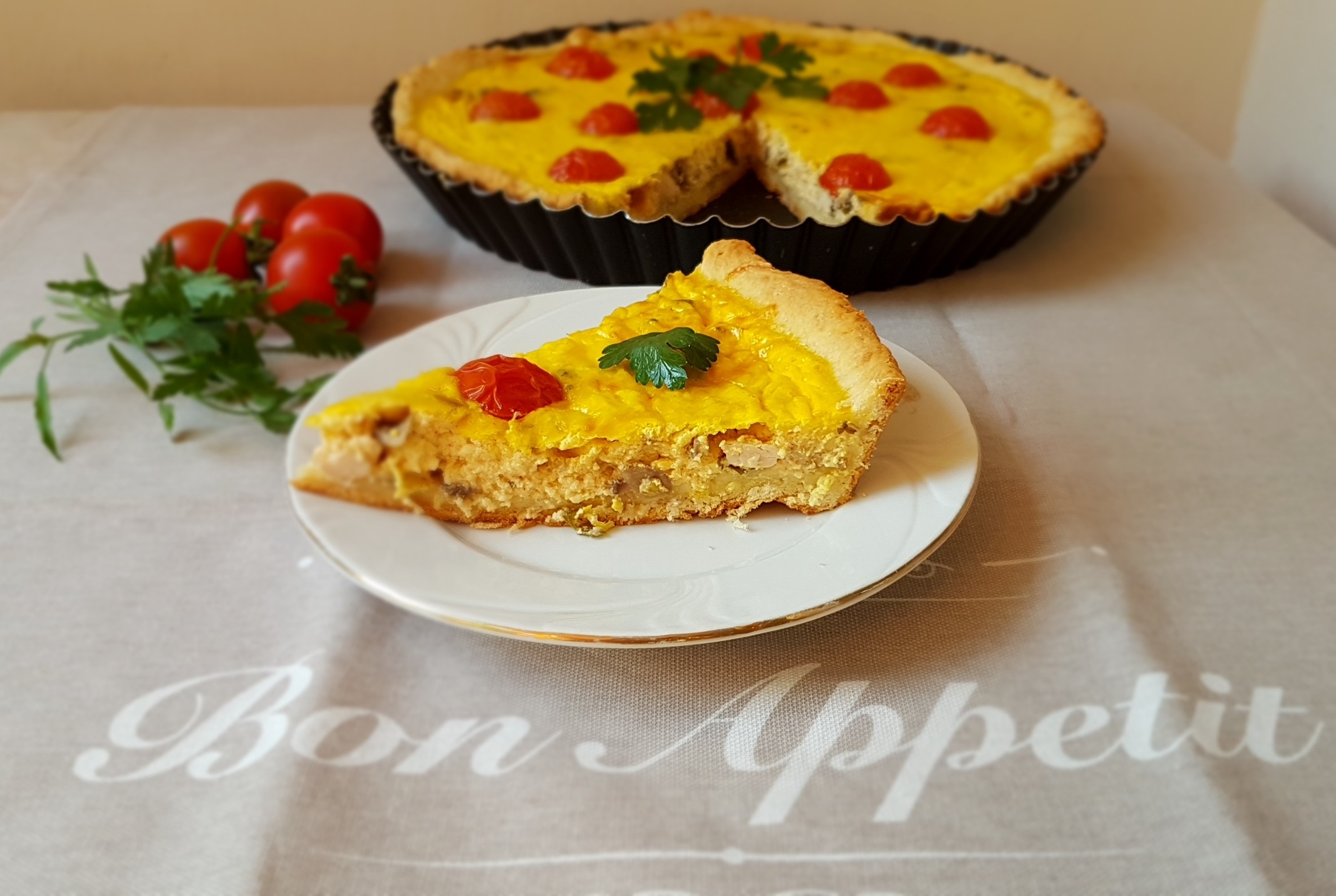 Aperitiv tarta cu ciuperci si piept de pui