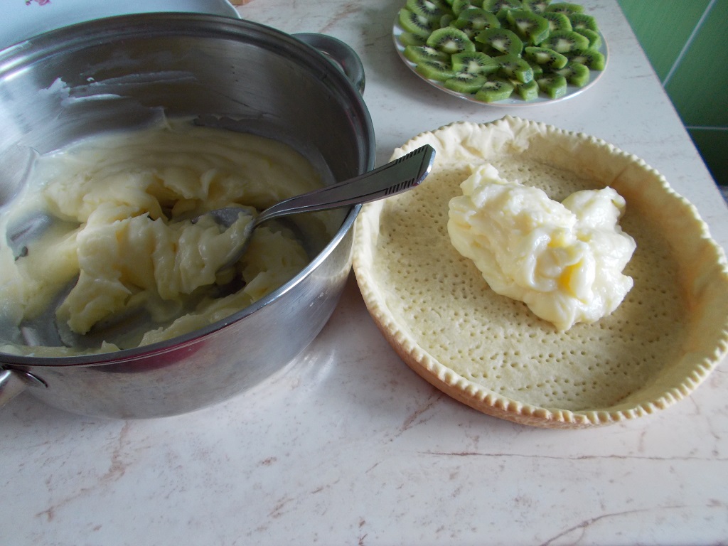 Desert tarta cu crema de lamaie si kiwi -reteta nr. 300