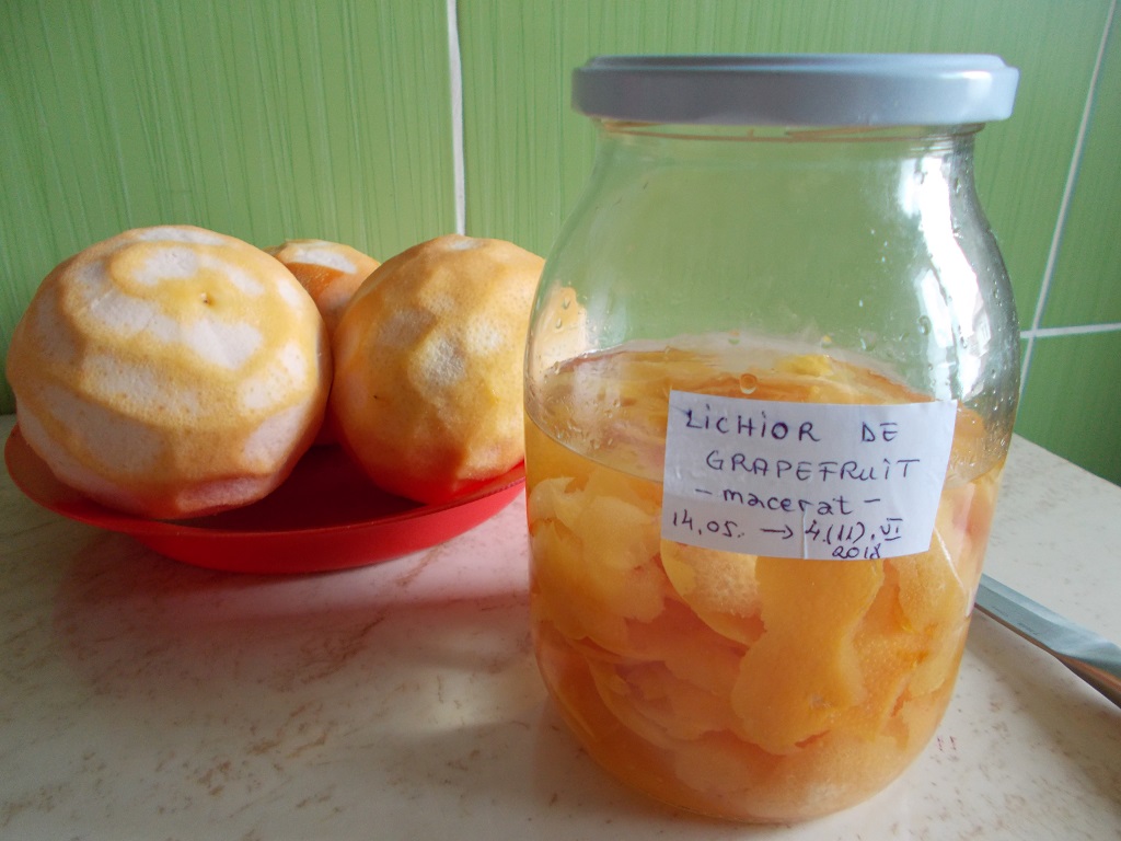 Lichior de grepfrut (grape-fruit)