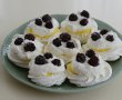 Desert mini Pavlova cu crema de mascarpone si frisca-4