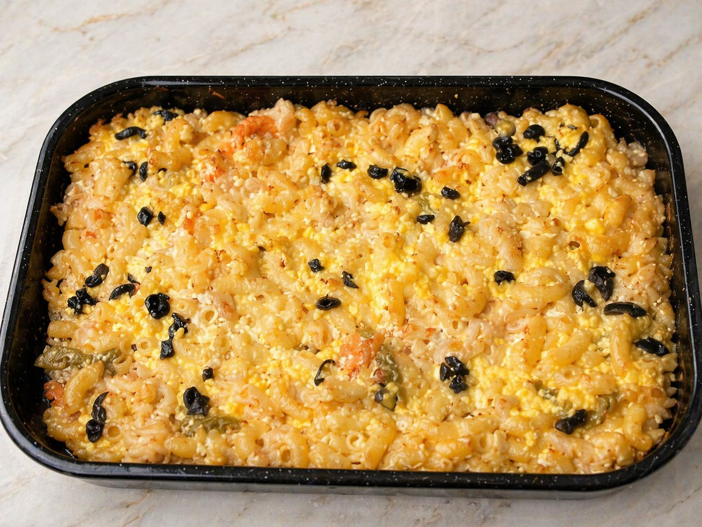 Macaroane cu branza la cuptor