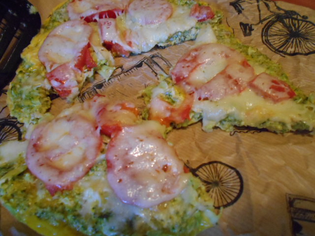 Pizza cu blat de broccoli