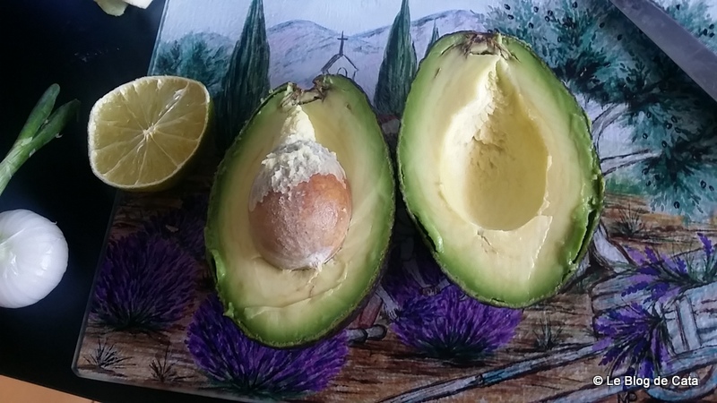 Frigarui de creveti si scoici Saint Jacques, cu sos de avocado