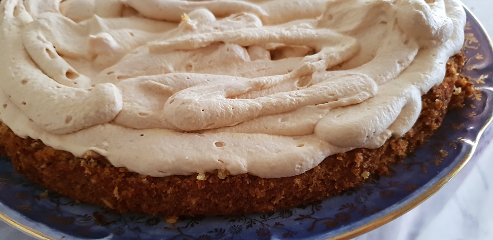 Desert carrot cake