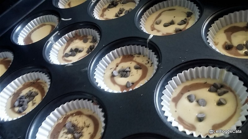 Desert muffins cu ciocolata si vanilie