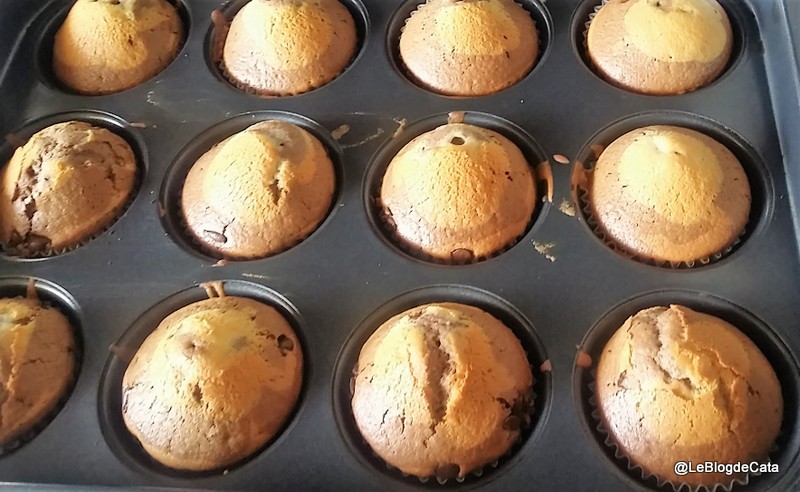 Desert muffins cu ciocolata si vanilie