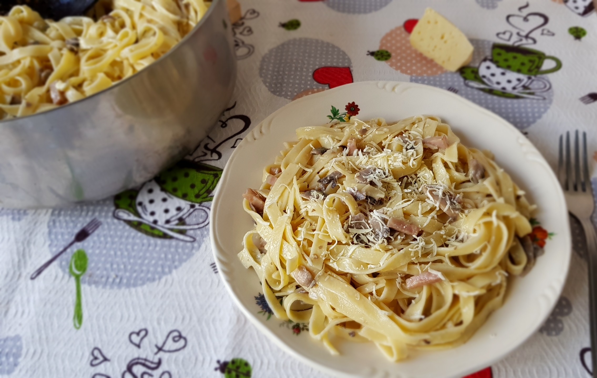 Tagliatelle cu ciuperci in sos alb