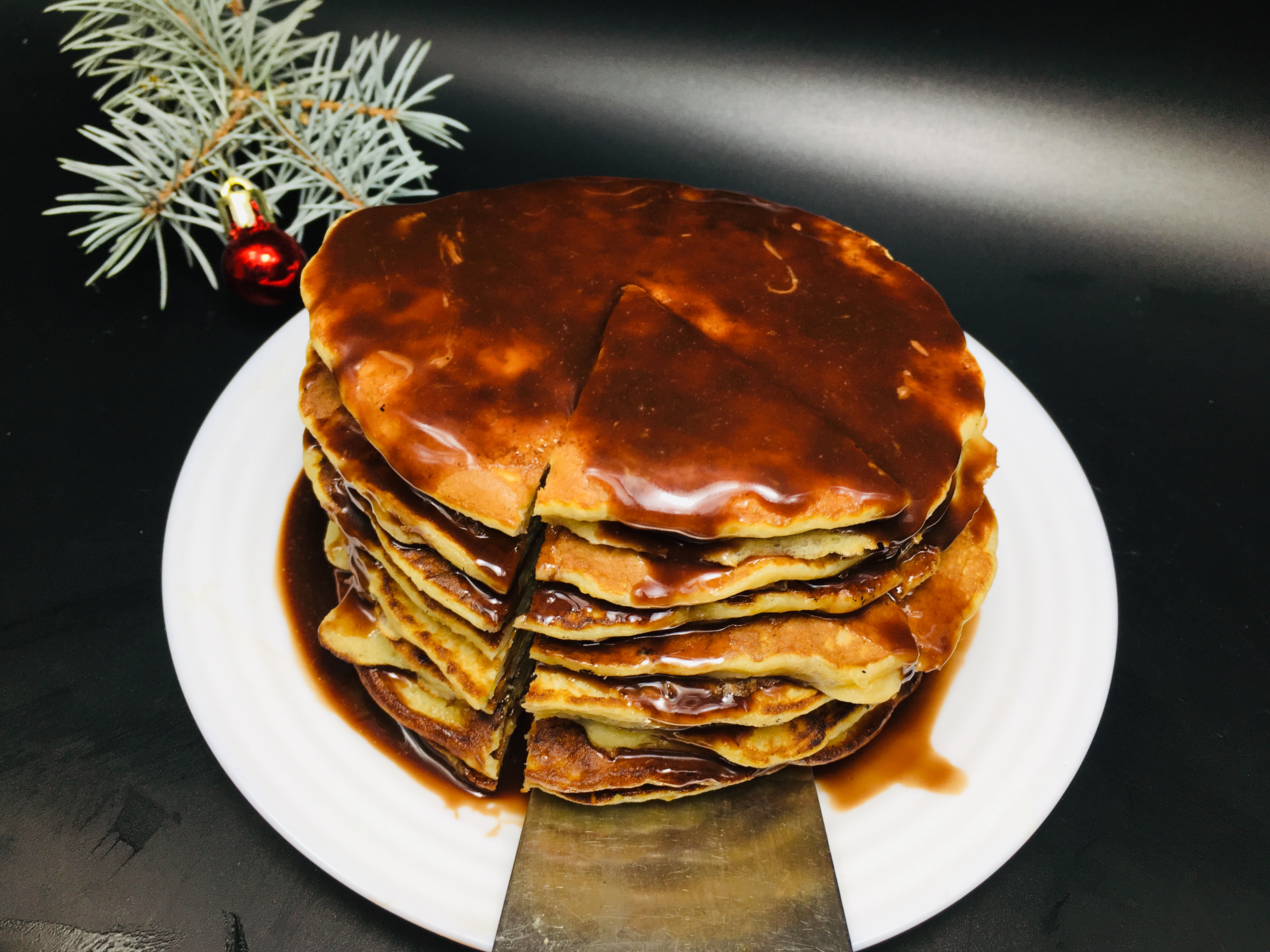 Desert pancakes cu banane si ciocolata