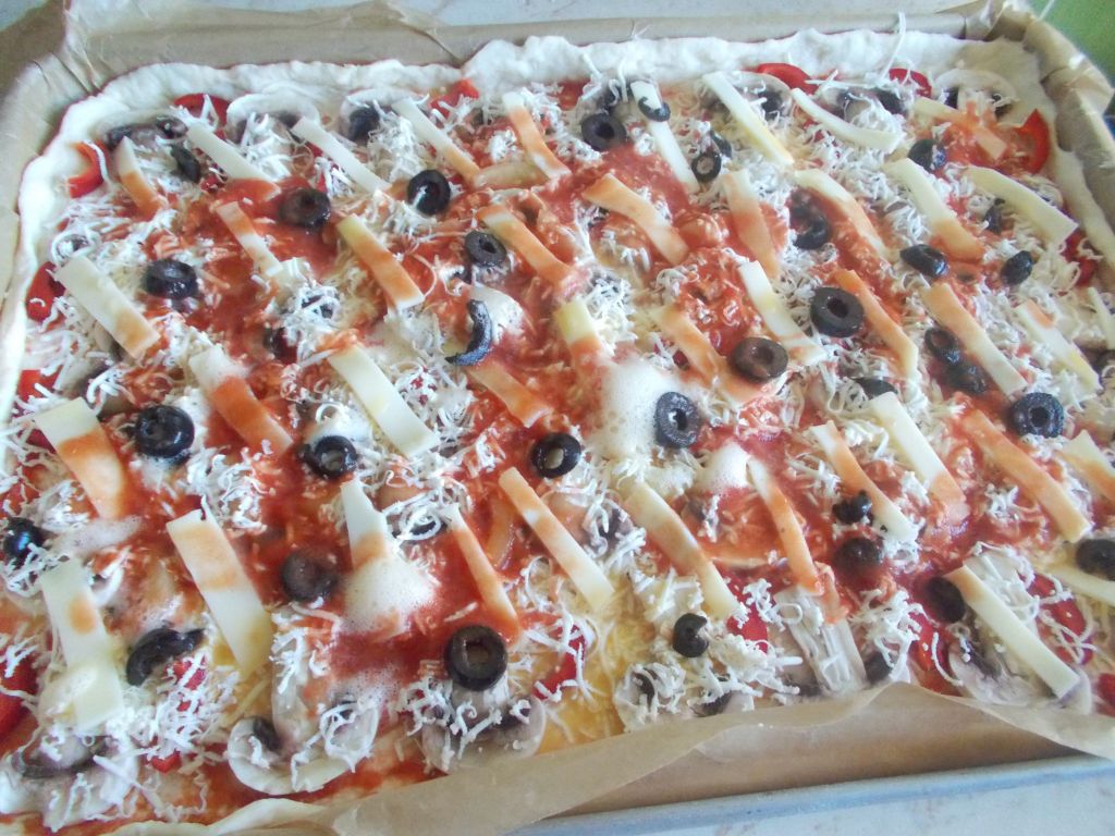 Pizza cu ciuperci si masline