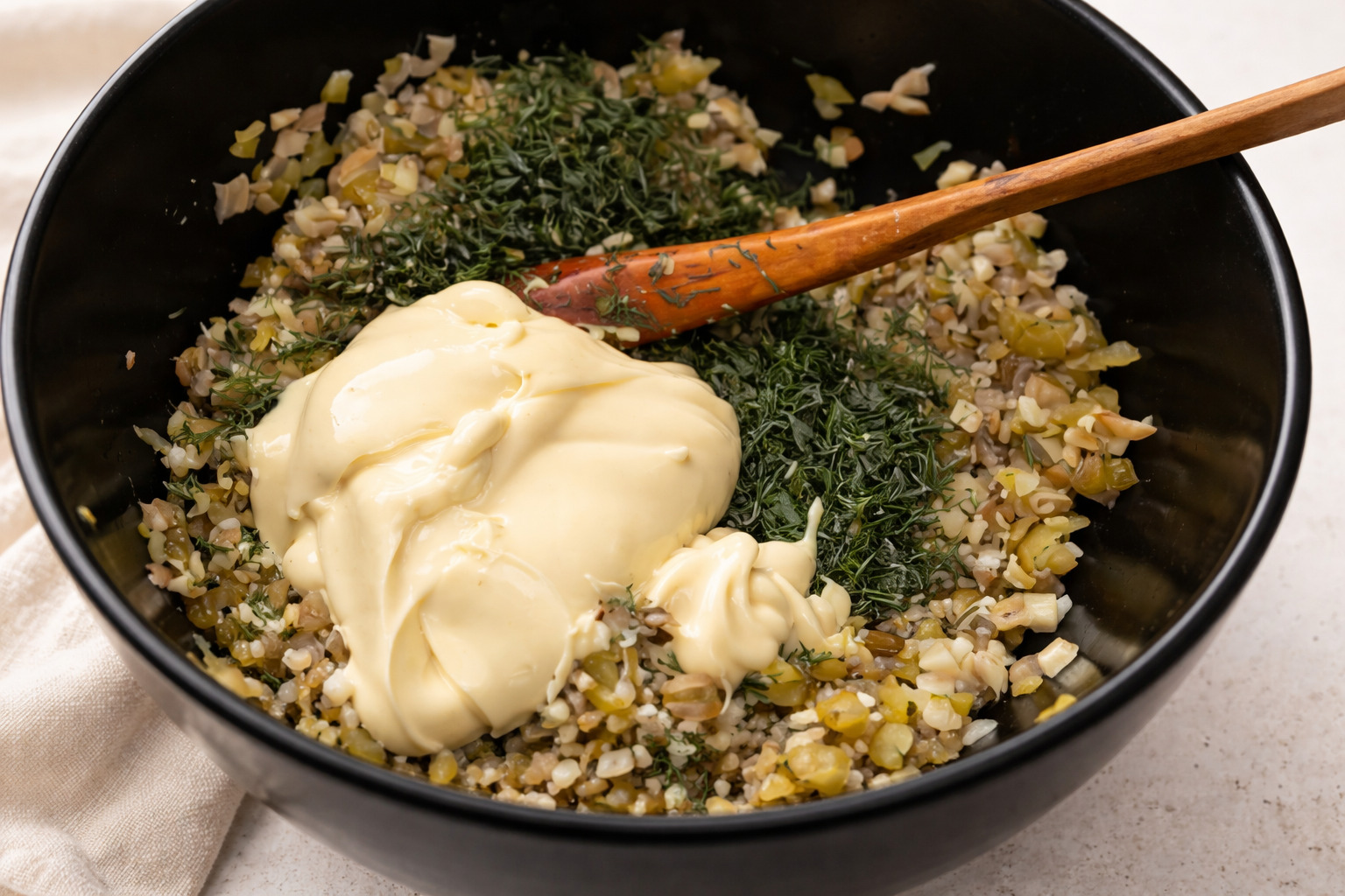 Salata de ciupercute cu maioneza si usturoi