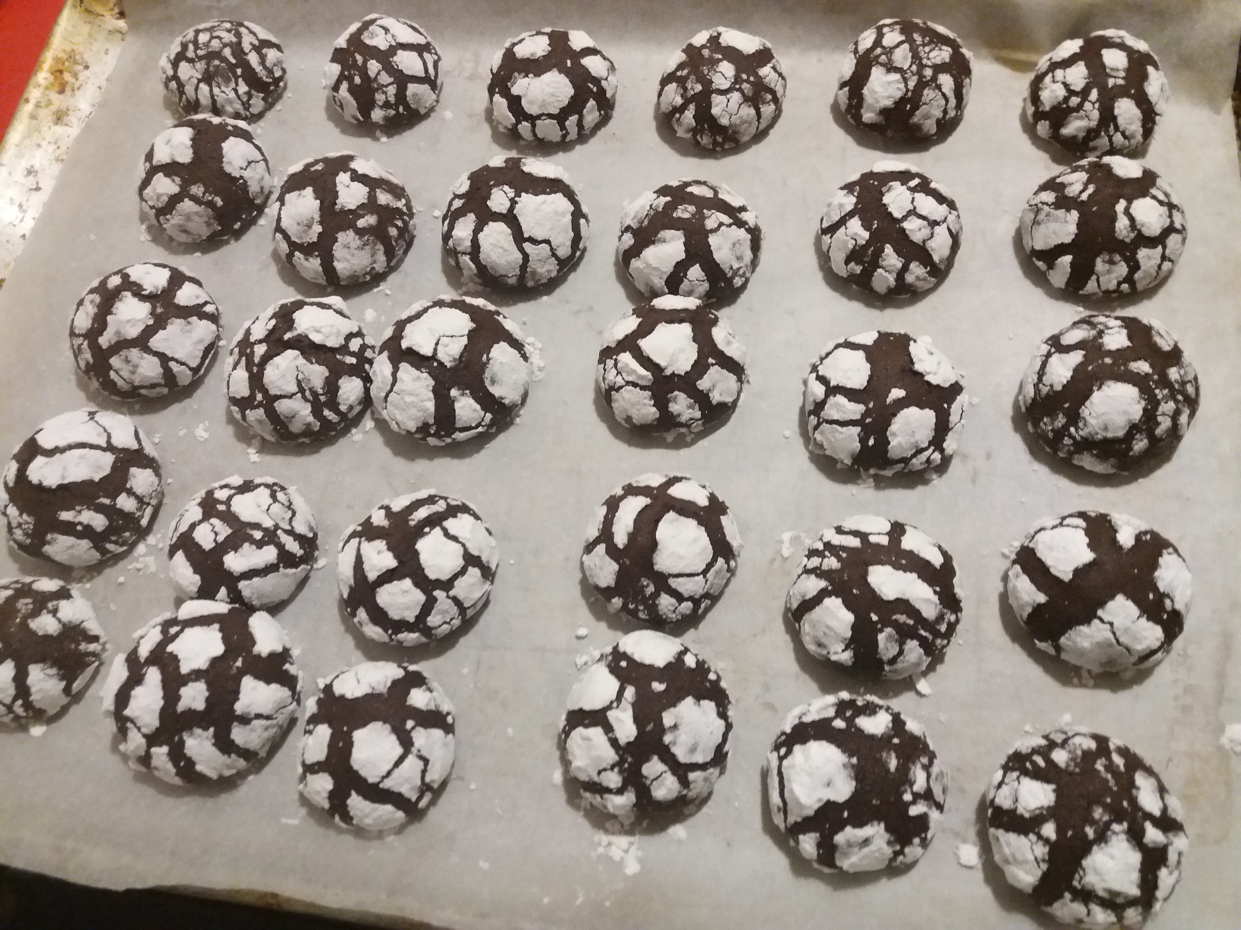 Desert fursecuri cu ciocolata (Chocolate crinkles)