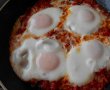 Aperitiv Shakshouka (Ochiuri in sos condimentat de rosii)-9