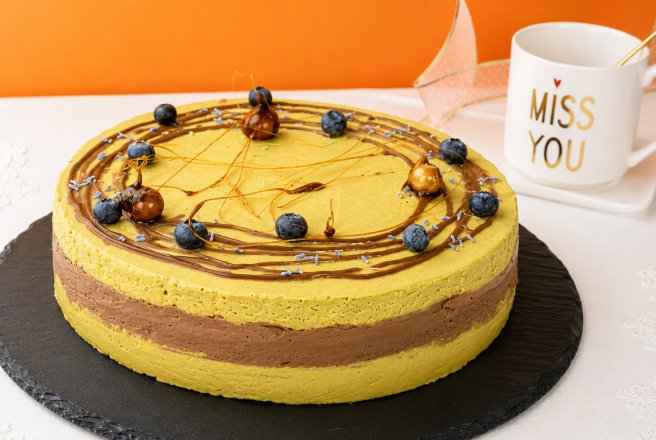 Desert tort cu mousse de mango si ciocolata