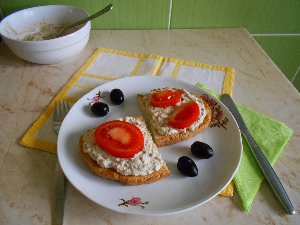 Salata de vinete, cu smantana si plante aromatice