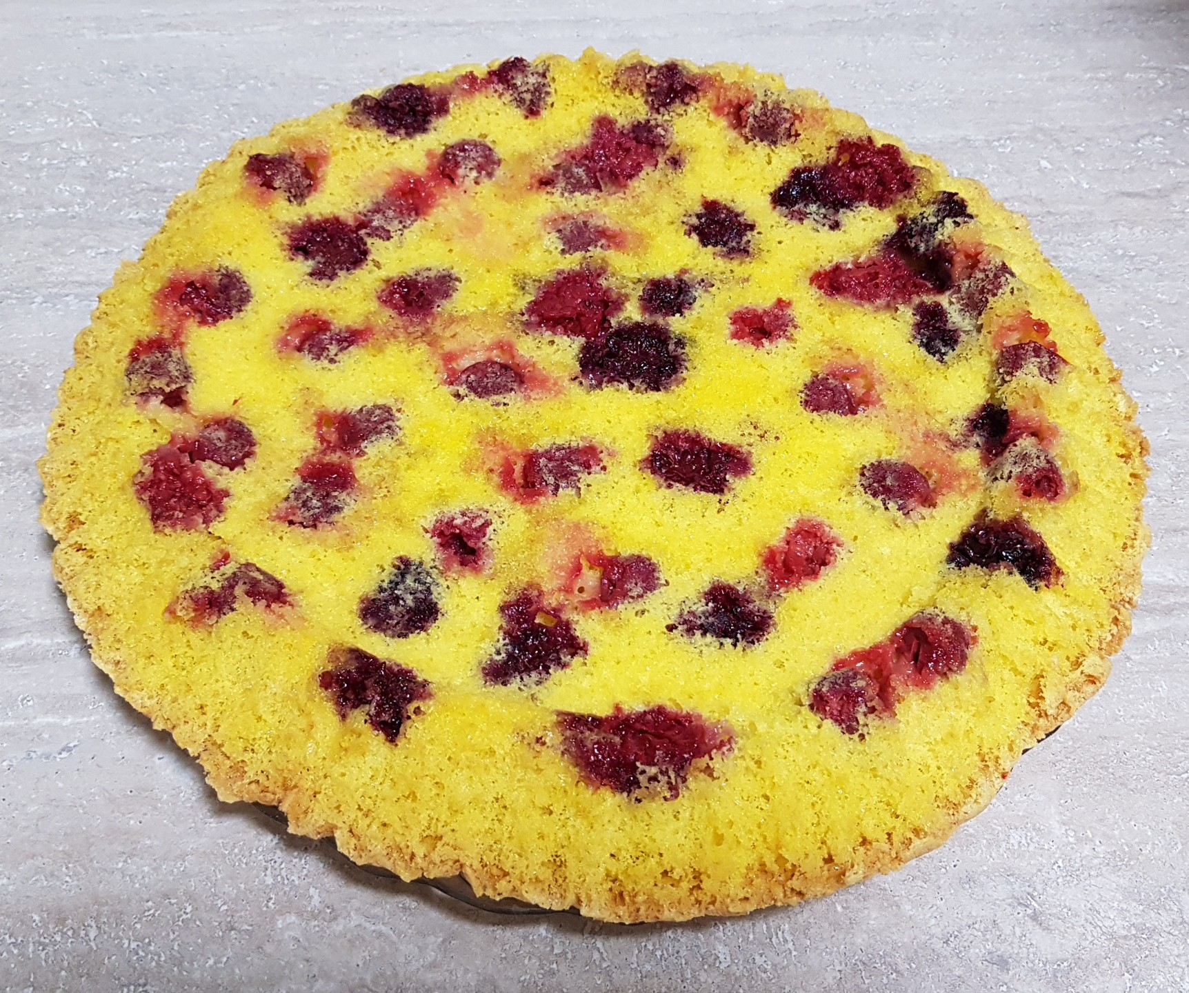 Desert tarta cu fructe de padure