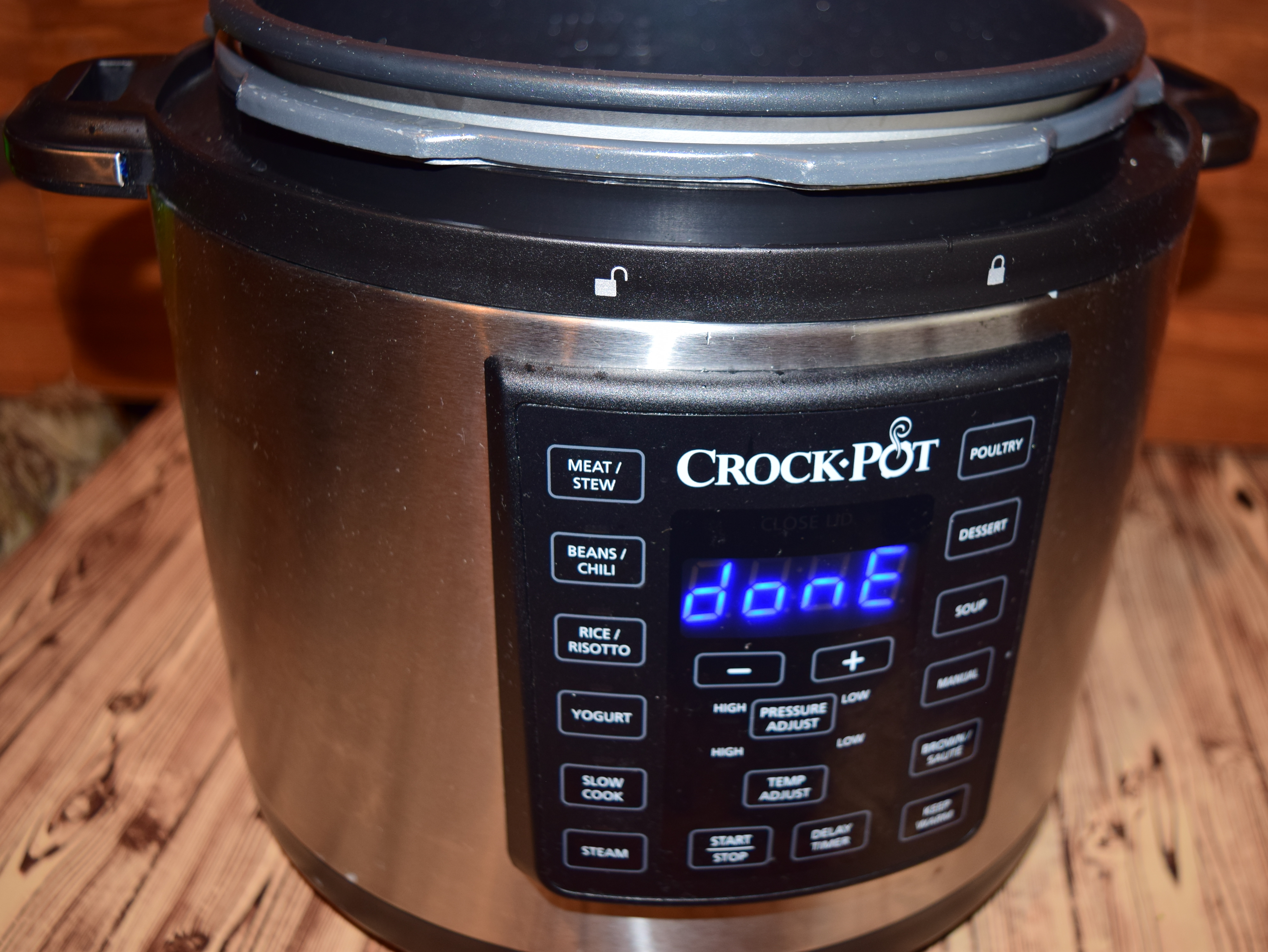 Stufat de iepure la Multicooker Crock-Pot Express cu gatire sub presiune