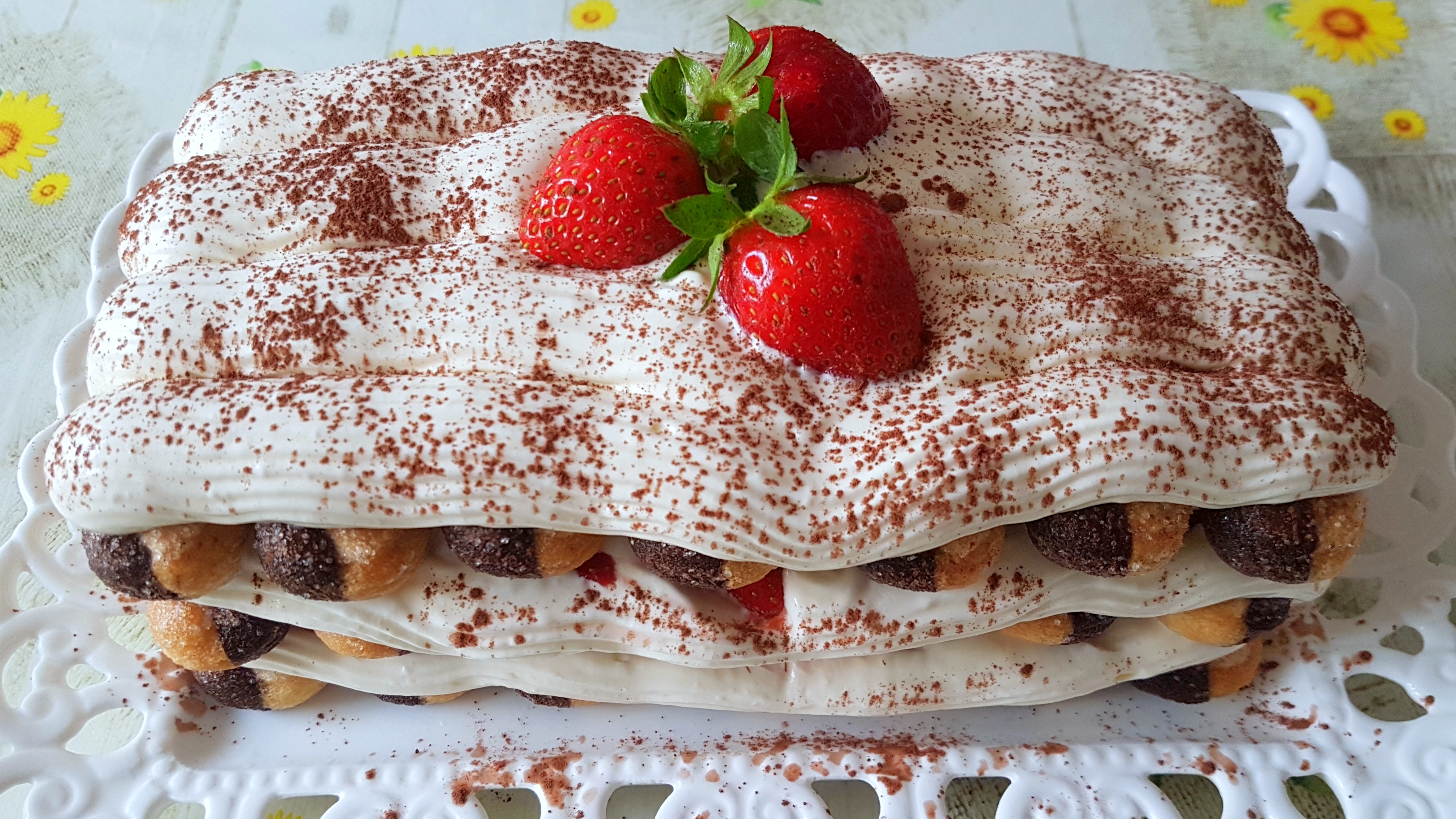 Desert Tiramisu cu capsuni