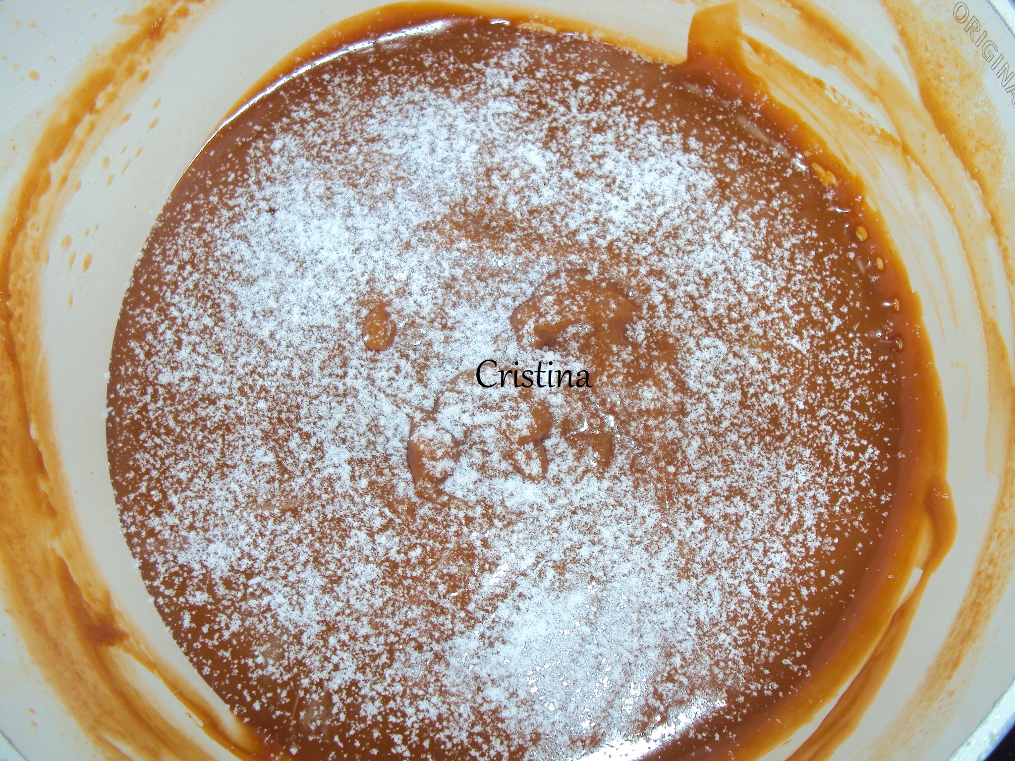 Desert la pahar cu crema caramel