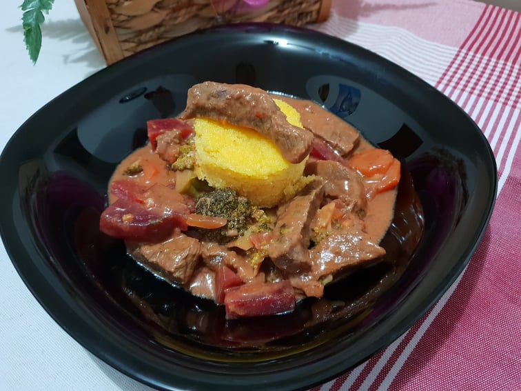 Vita cu legume la slow cooker Crock-Pot