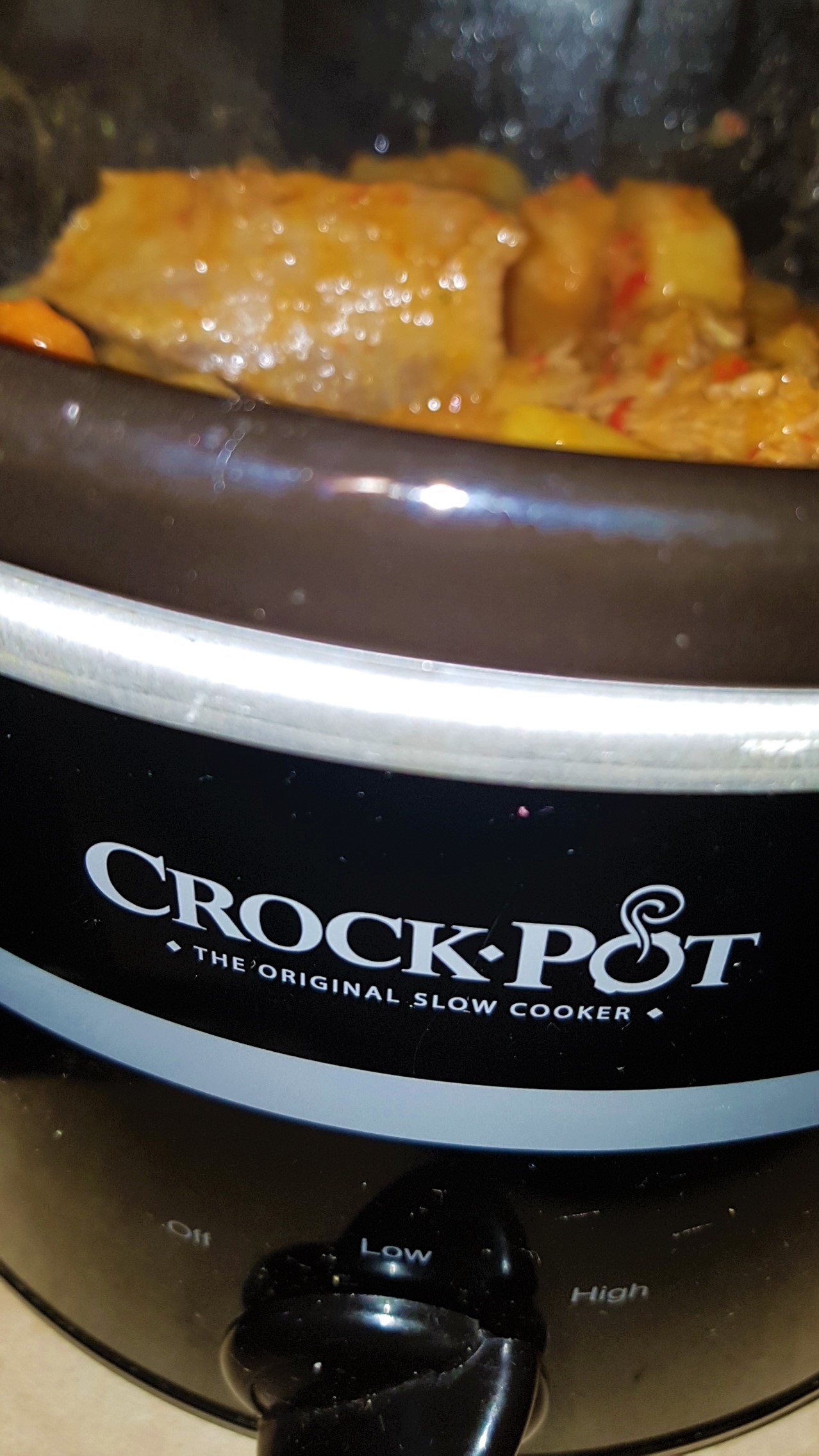 Gulas de batal cu cartofi la slow cooker Crock-Pot