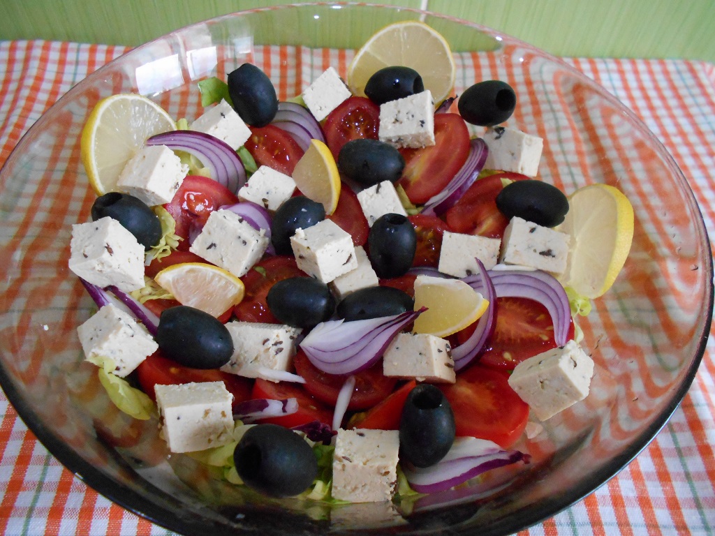 Salata de rosii cu branza tofu