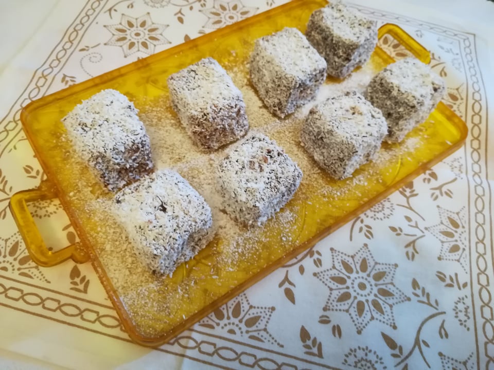 Desert prajitura tavalita cu nuca de cocos