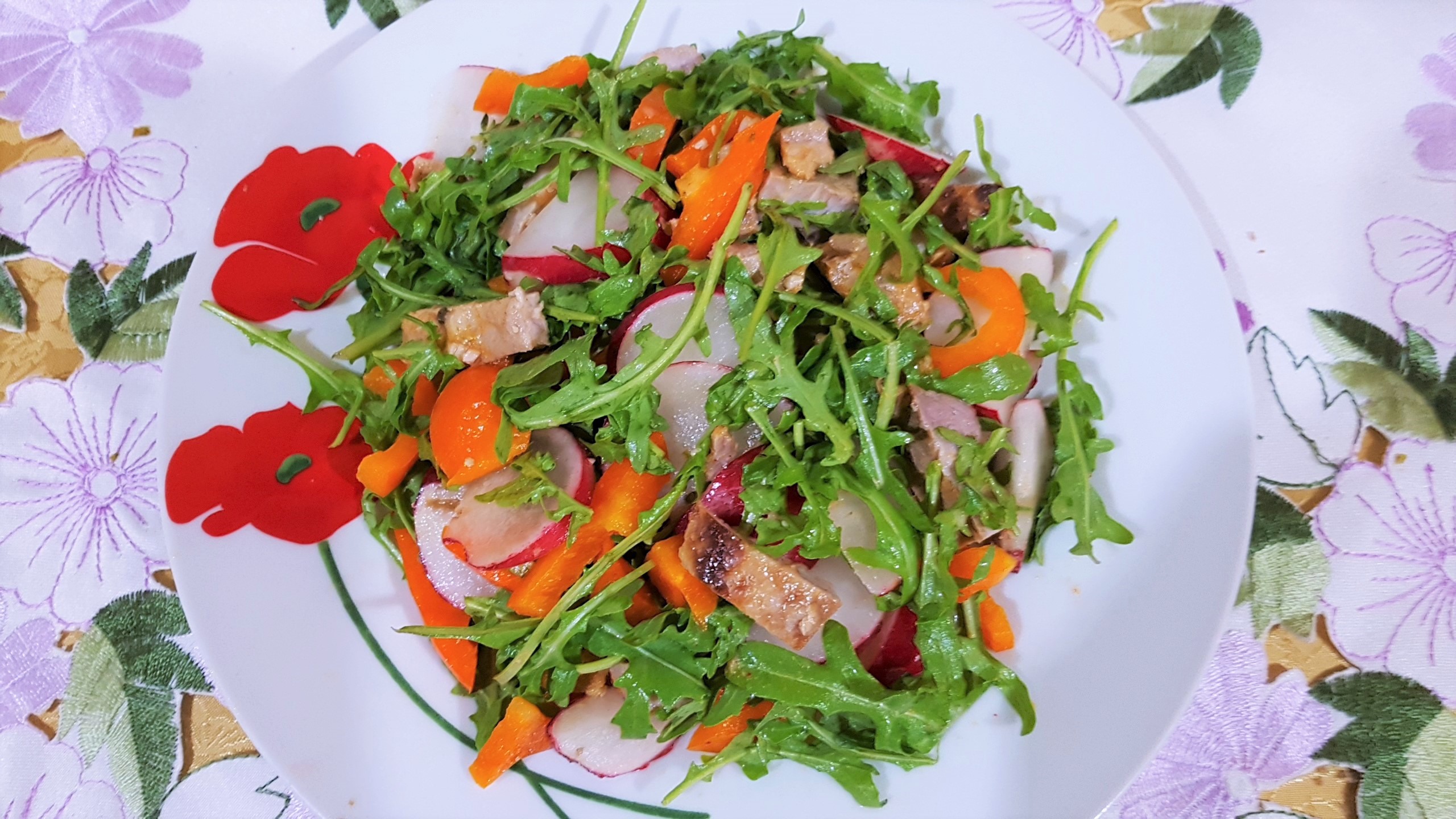 Salata de rucola cu friptura de porc