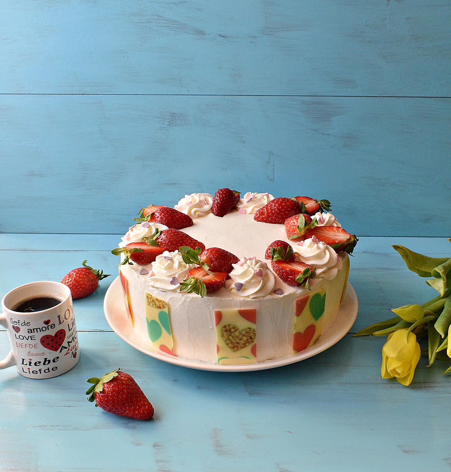 Desert tort cu crema de ciocolata si crema de fructe de padure cu indulcitor