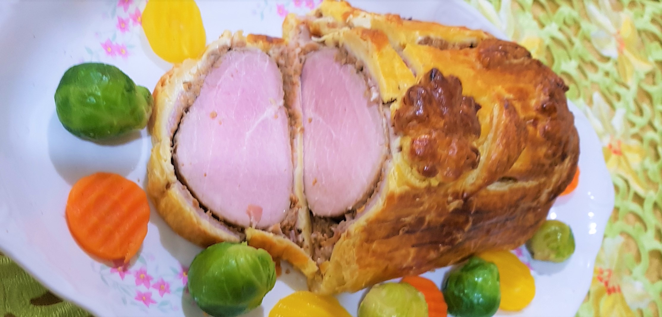 Beef Wellington cu galbiori de padure