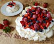 Desert Pavlova cu mascarpone si fructe-9